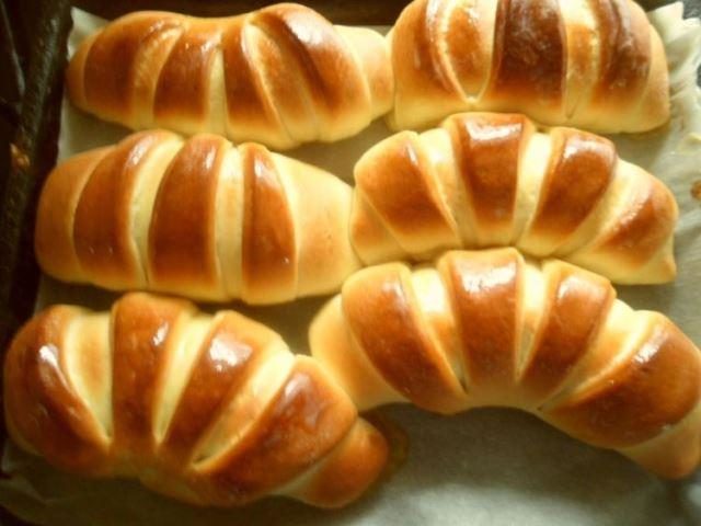 rogaliki-myagkie-s-povidlom-prostaya-i-universalnaya-vypechka-1