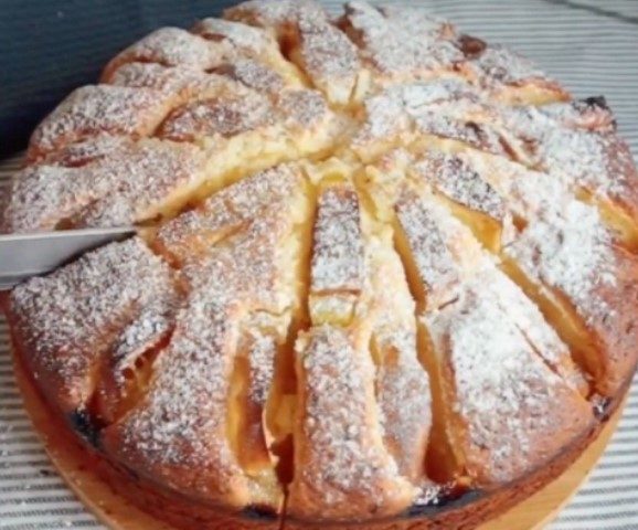 Творожная шарлотка. Такую вкусную вы еще не пробовали. Покорила своей нежностью и вкусом. tvorozhnaya-sharlotka-takuyu-vkusnuyu-vy-eshhe-ne-probovali-pokoril-svoej-nezhnostyu-i-vkusom-1
