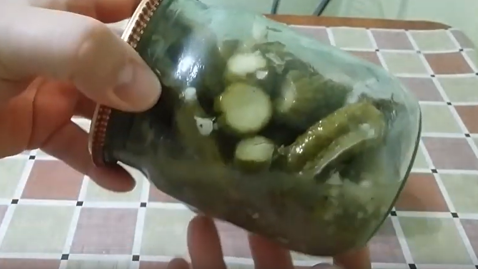 Консервированные огурцы с горчицей, укропом и чесноком Консервированные огурцы с горчицей, укропом и чесноком