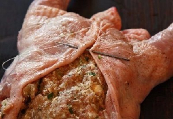 Как сделать обычную курицу королевой праздничного стола? Подсказки, которые выручат, когда на деликатесы не хватает средств. Как сделать обычную курицу королевой праздничного стола? Подсказки, которые выручат, когда на деликатесы не хватает средств.