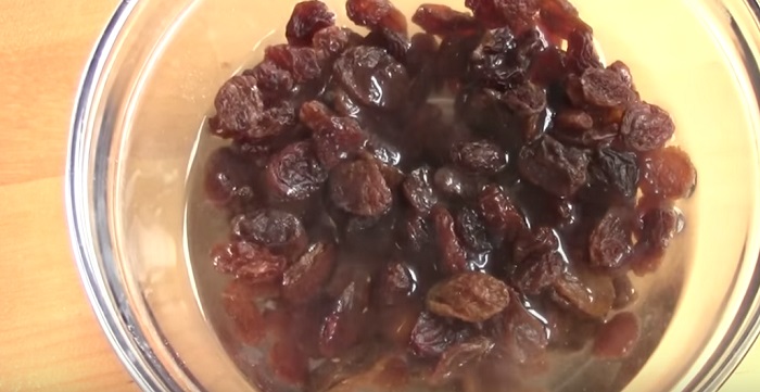 Зачем печь яблочный пирог на сметане вечером