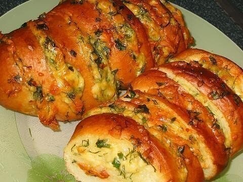 «Запеченный батон с сыром и чесноком»