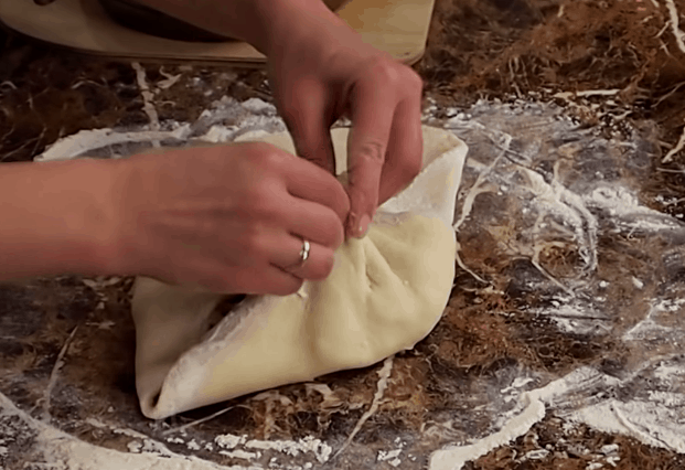 Аппетитные лепешки с картошкой: это лучше, чем хлеб и без дрожжей