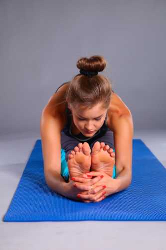 Зачем делать растяжку ног по утрам